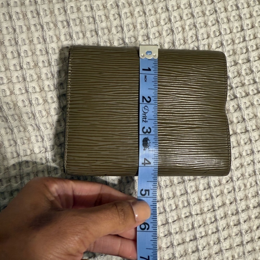 Louis Vuitton Epi Portefeuille Tri Fold - Picture 13 of 14